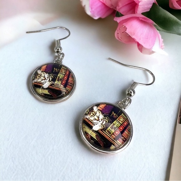 ✨ Purr-fectly Bookish: Cat Dangle Earrings for Every Book Lover! 📚🐾 NWT - Picture 3 of 5